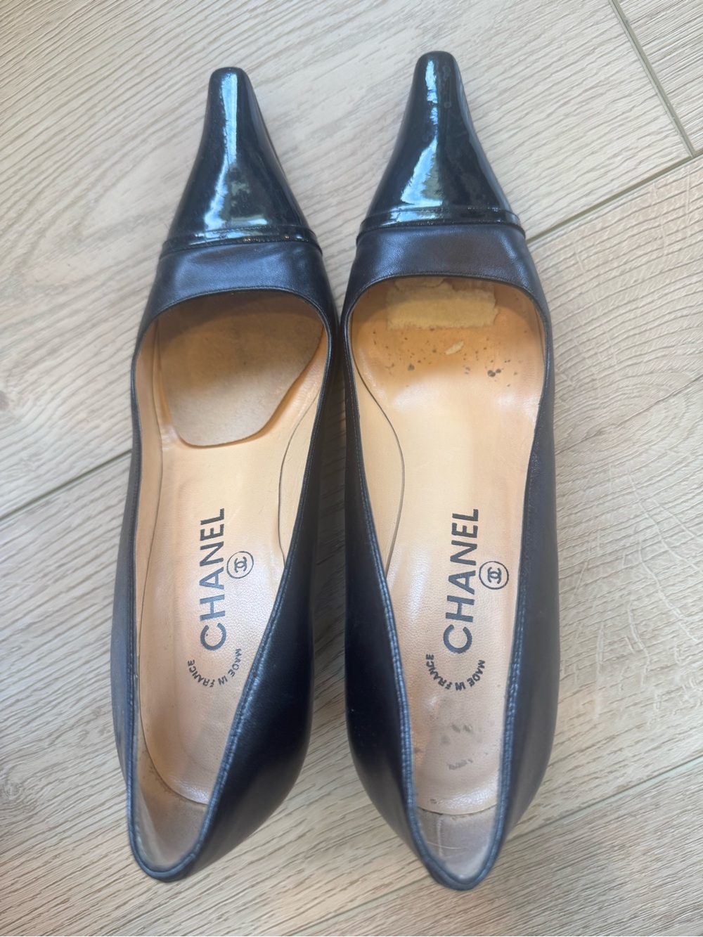 CHANEL Black Leather Pointed Toe Pumps with Patent Cap